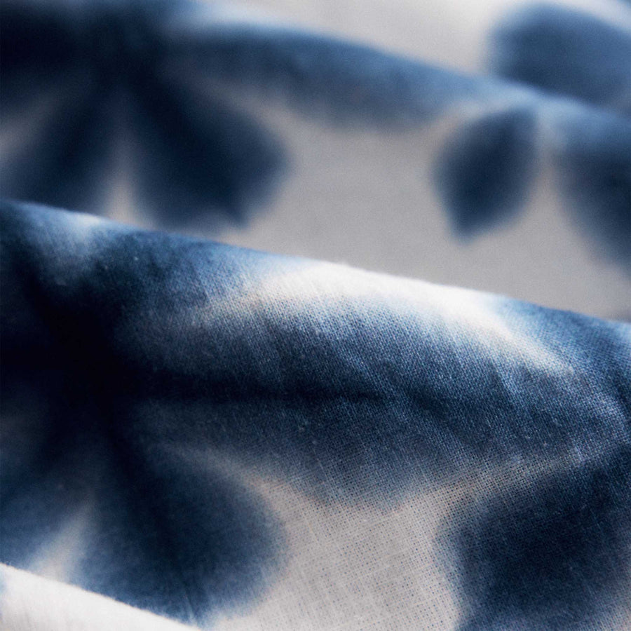 The Short Sleeve Davis Shirt in Vintage White Fractal