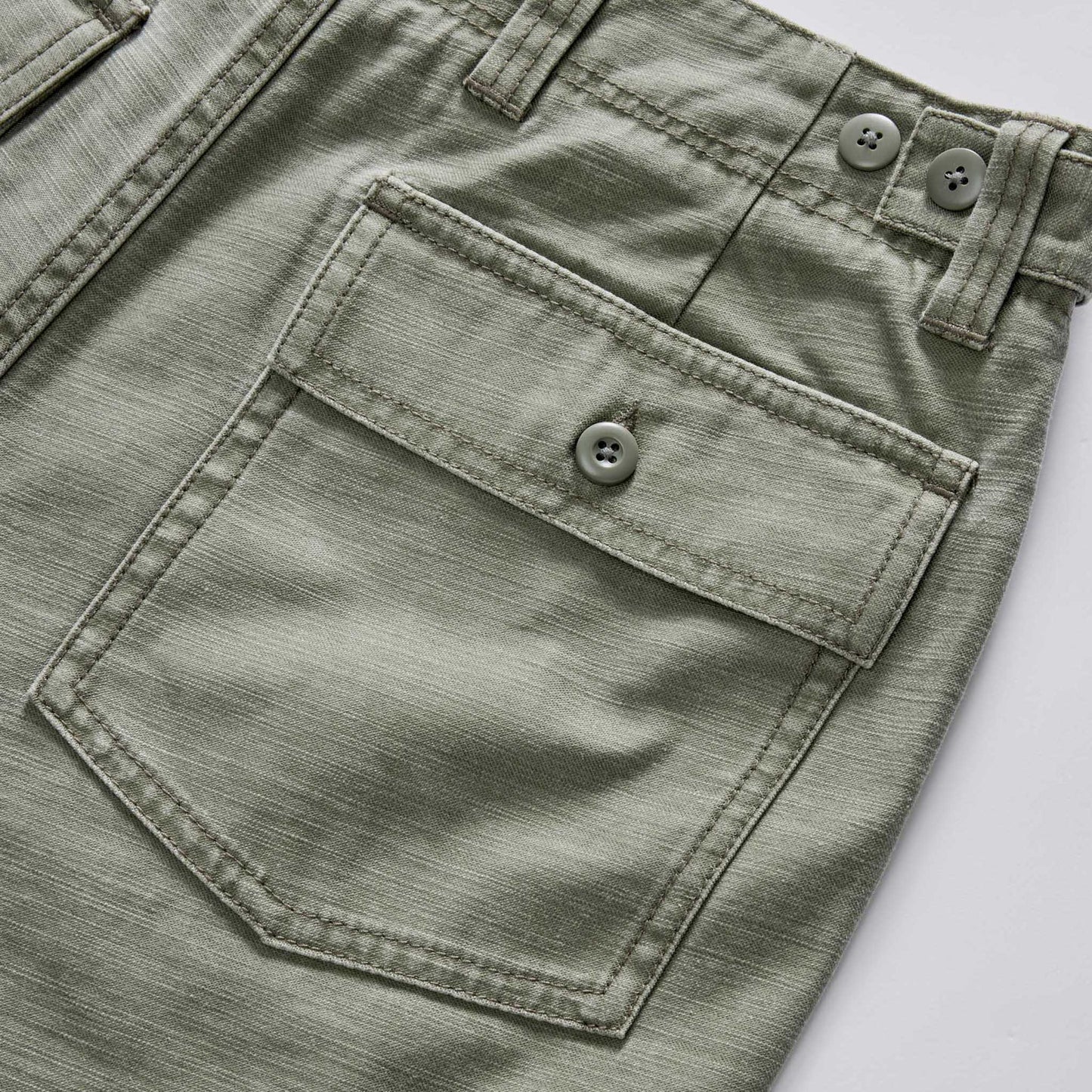 The Surplus Short in Field Olive Reverse Sateen