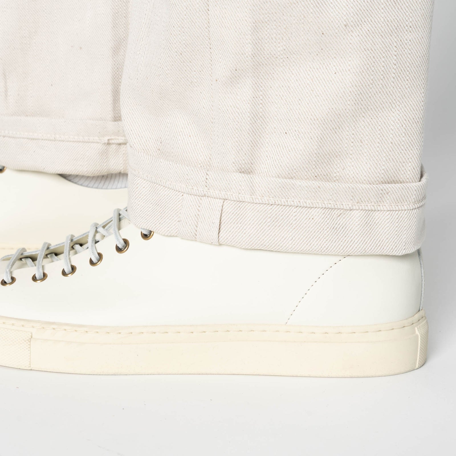 True Guy in Tabi Selvedge in Off White