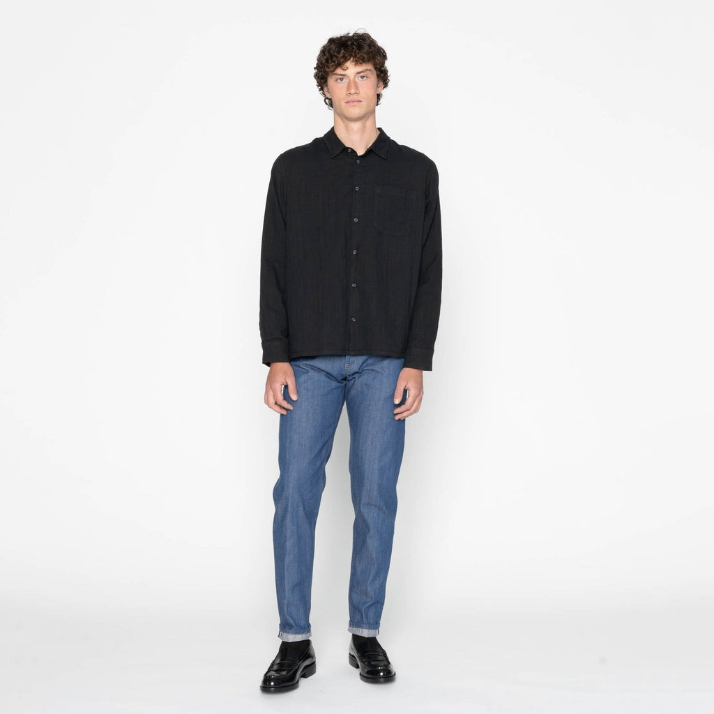 True Shirt in Black Double Weave Slub Gauze