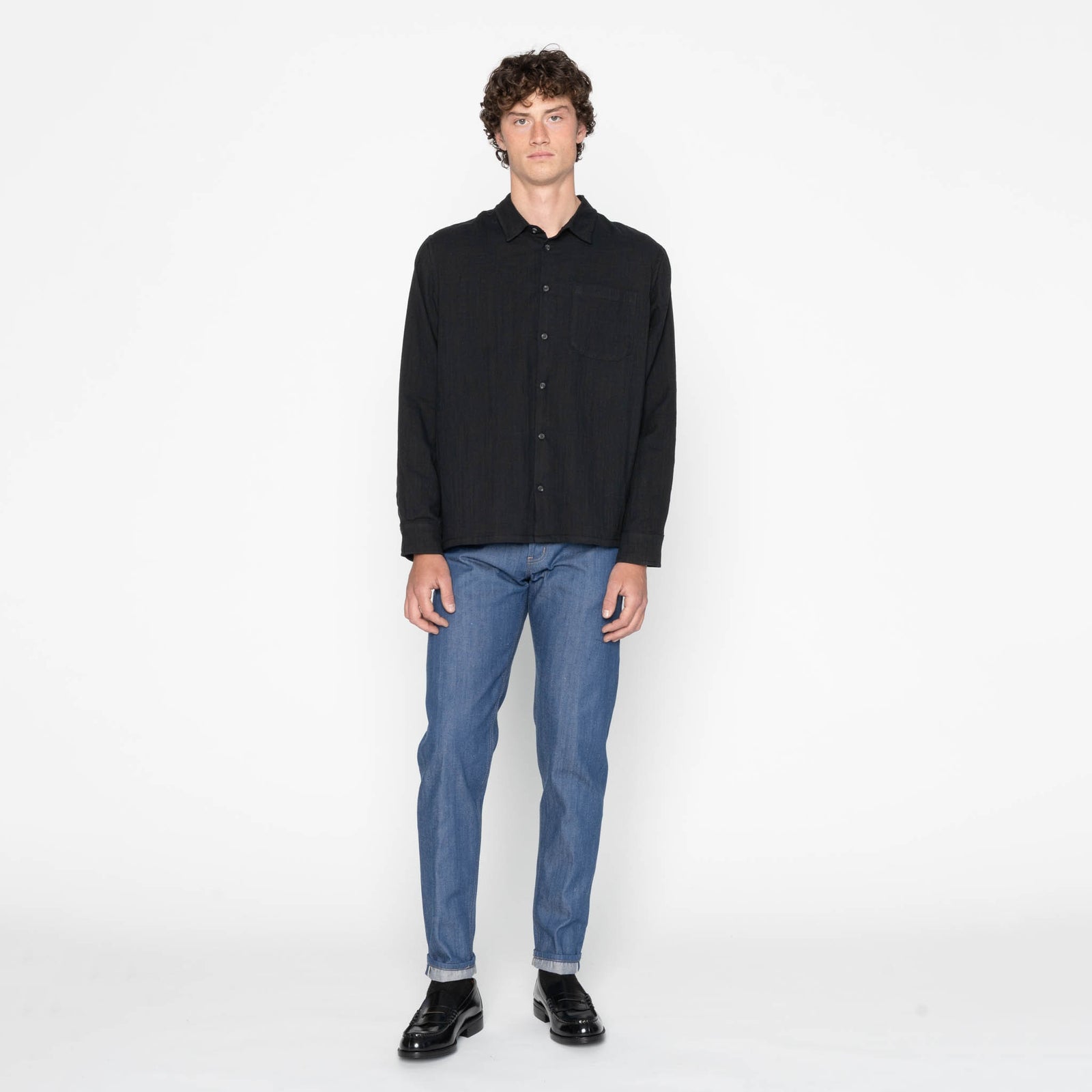 True Shirt in Black Double Weave Slub Gauze