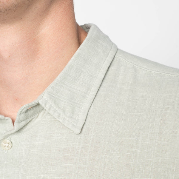 True Shirt in Mint Double Weave Slub Gauze