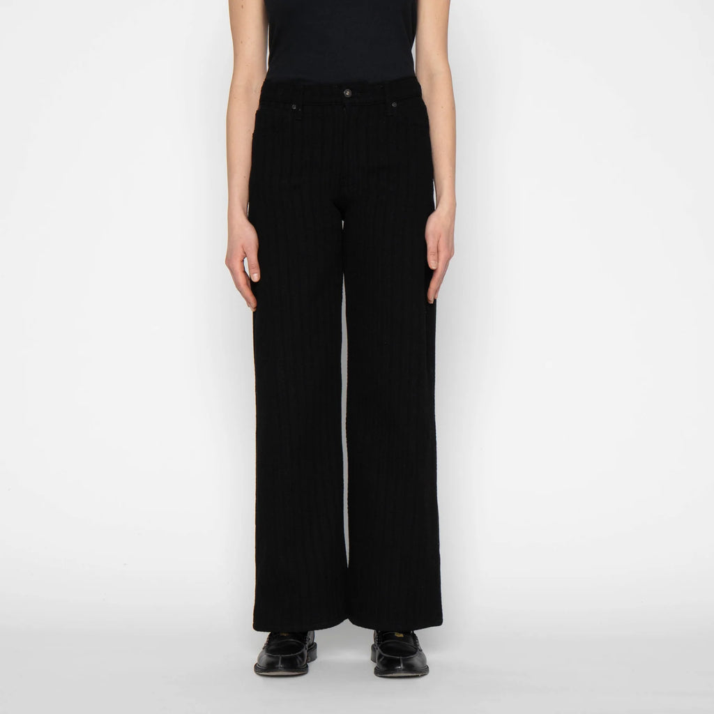 Wide Wild West in Black Sugiaya