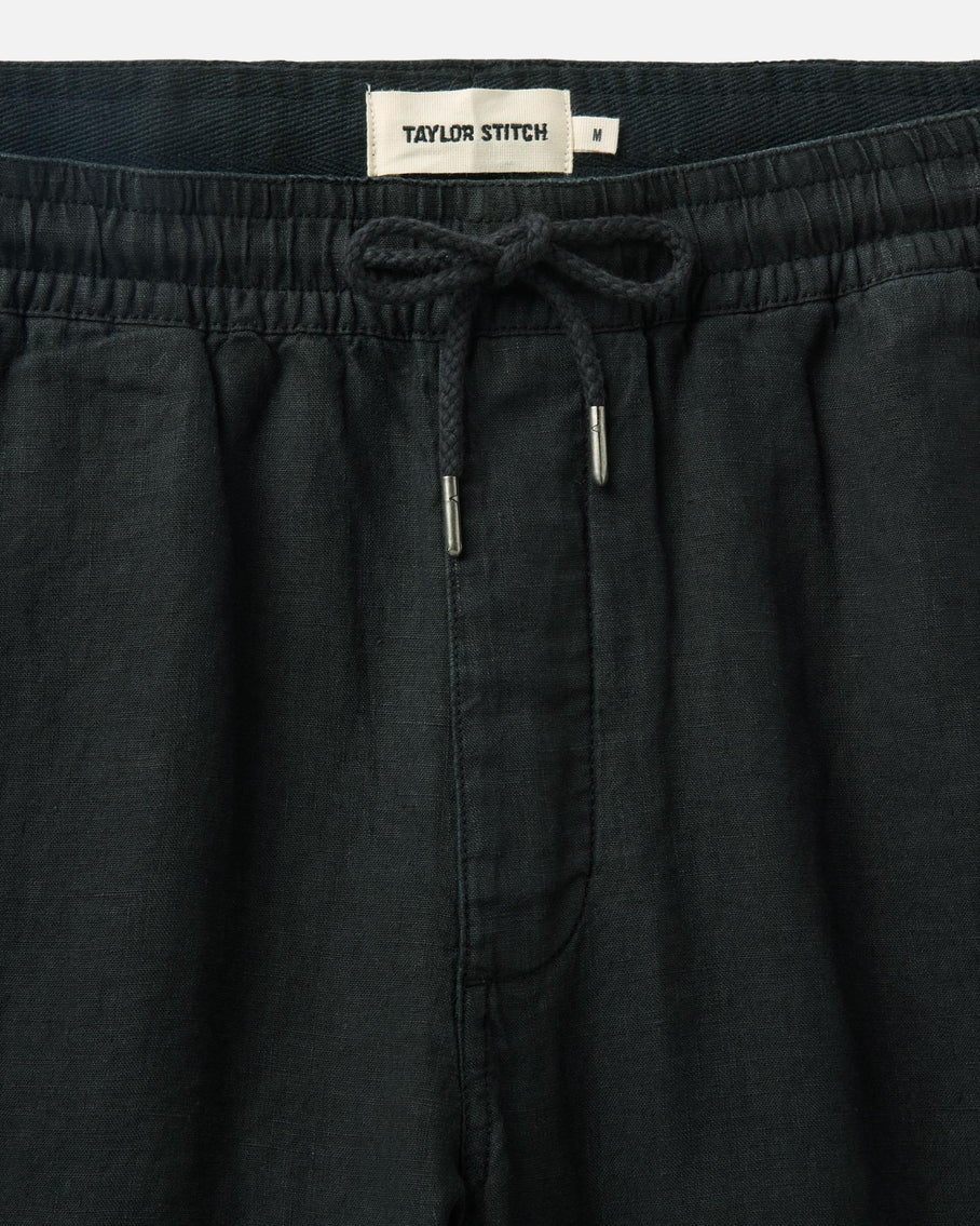 The Apres Short in Coal Hemp