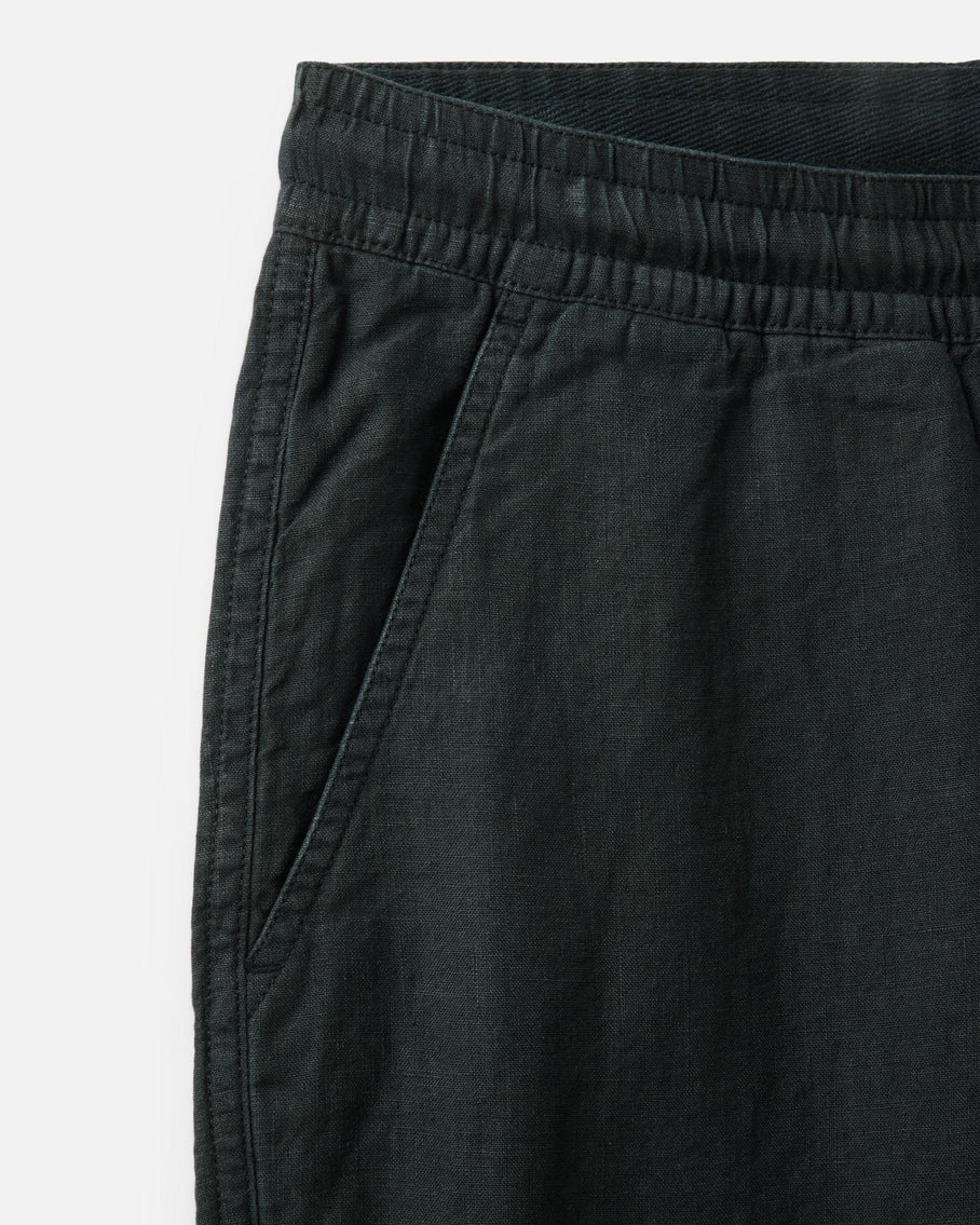 The Apres Short in Coal Hemp