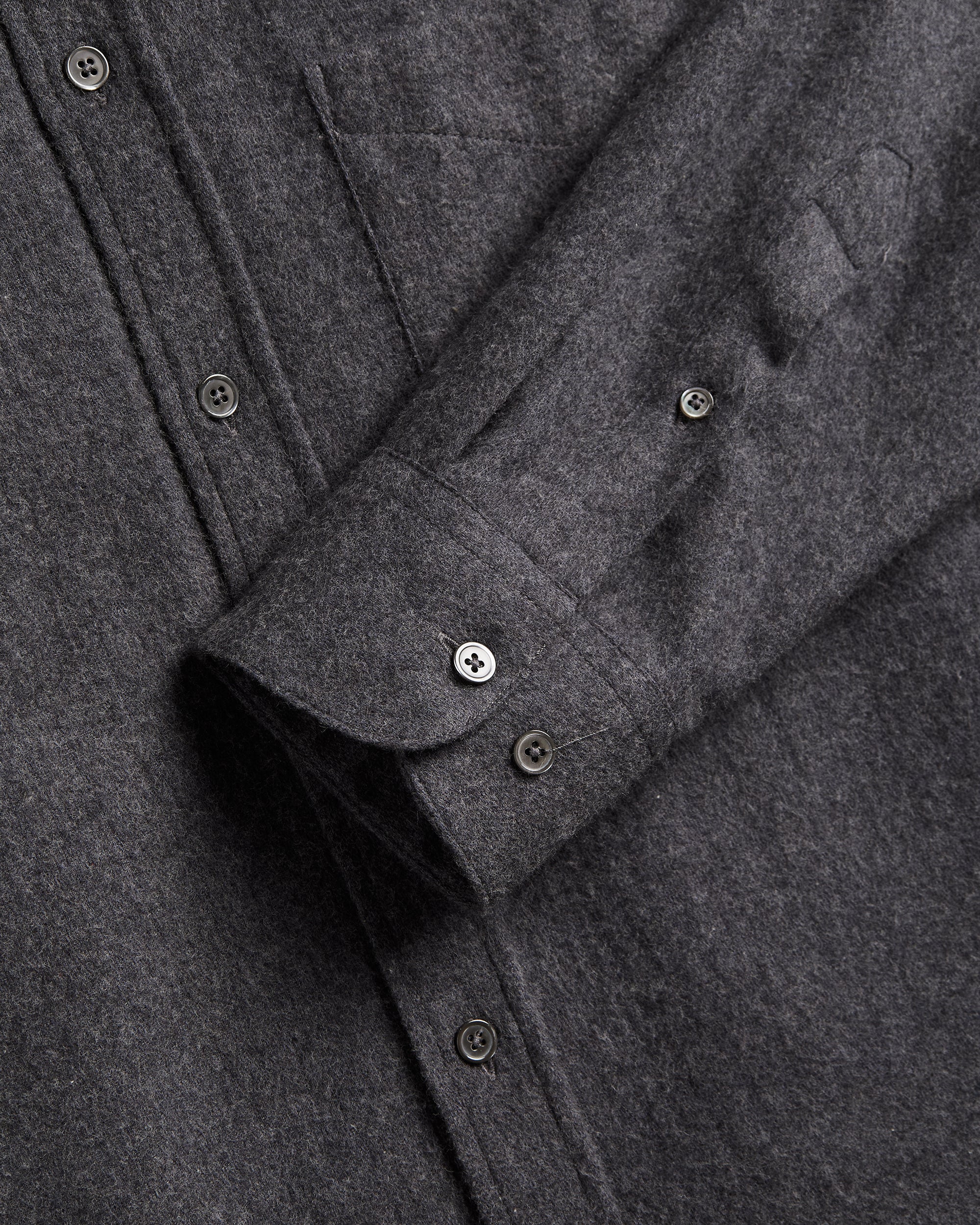 Suavis in Grey
