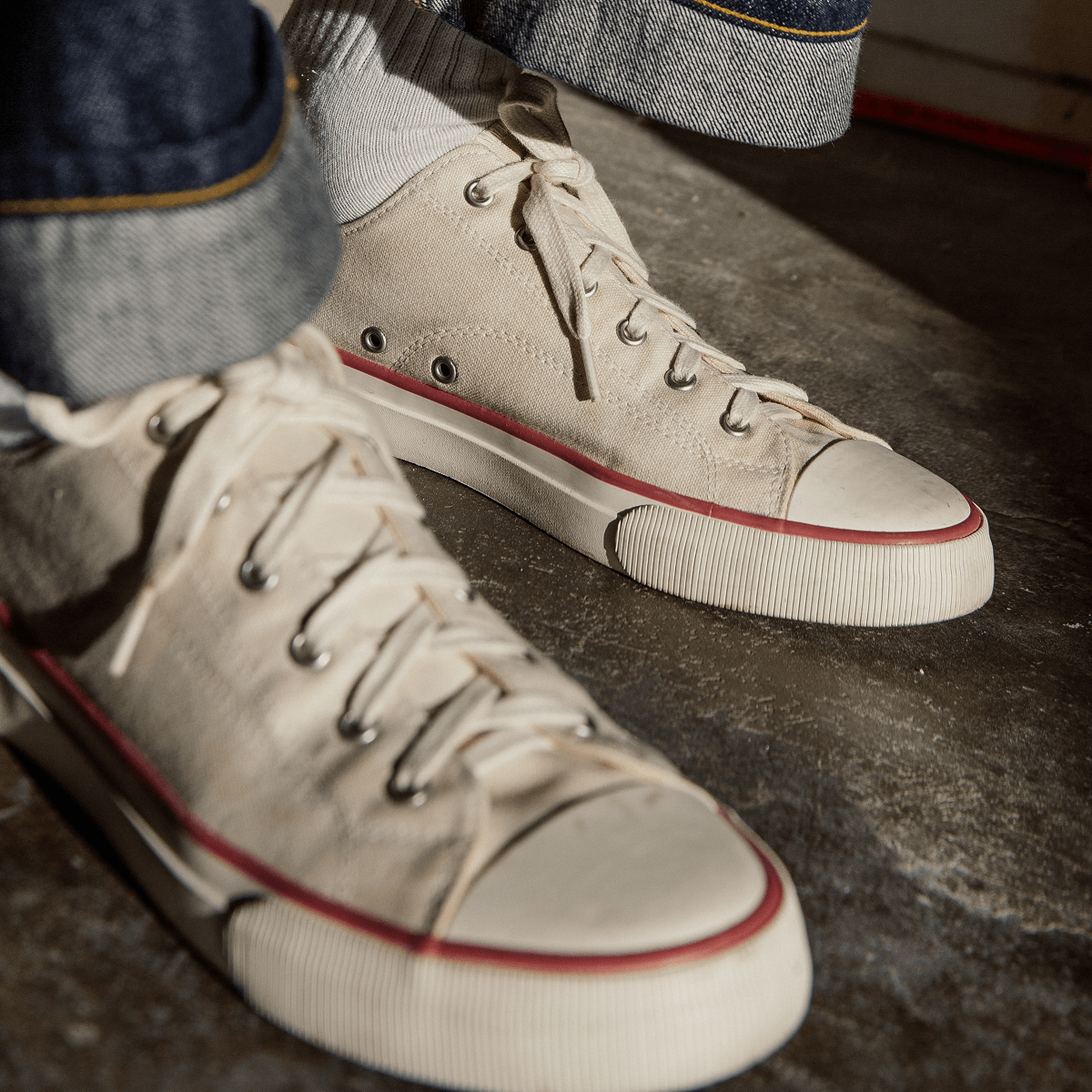 All-American Low-Top in Antique White & Crimson