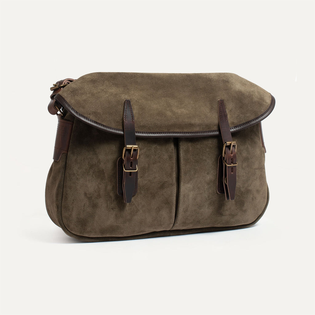 Medium Fisherman's Musette in Musk Suede