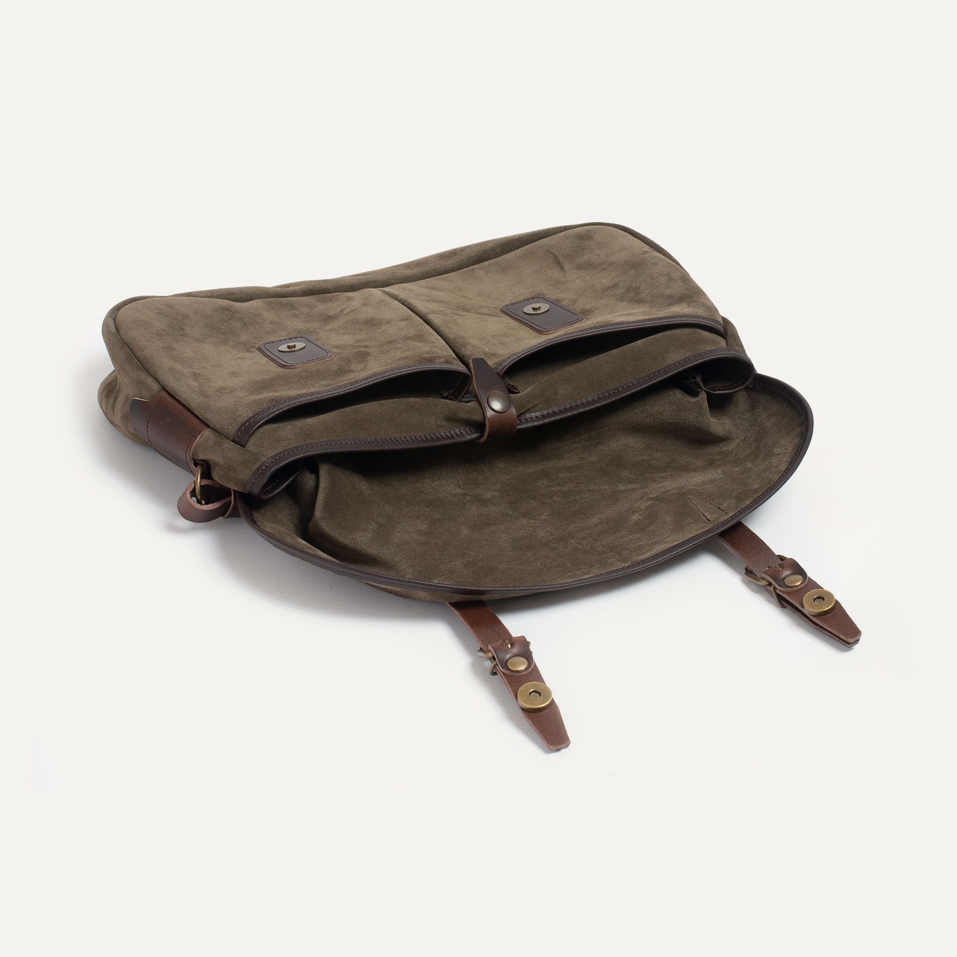 Medium Fisherman's Musette in Musk Suede
