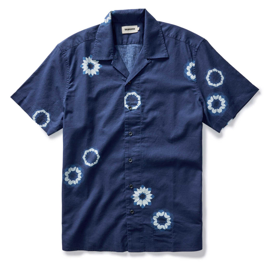 The Short Sleeve Davis Shirt in Dark Navy Geo