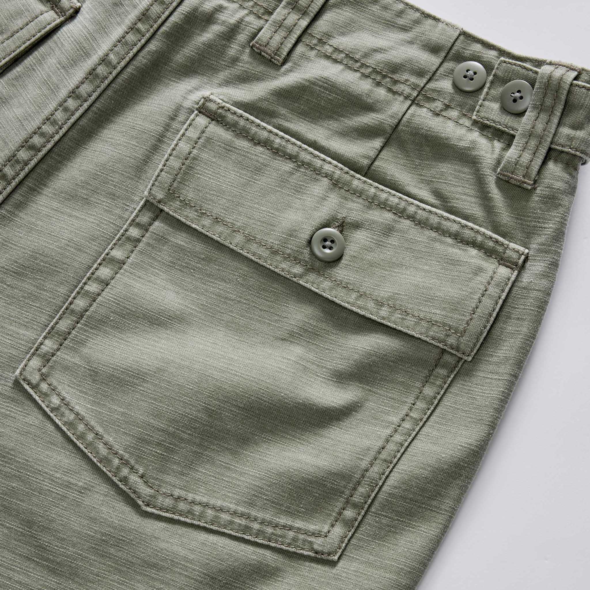 The Surplus Short in Field Olive Reverse Sateen