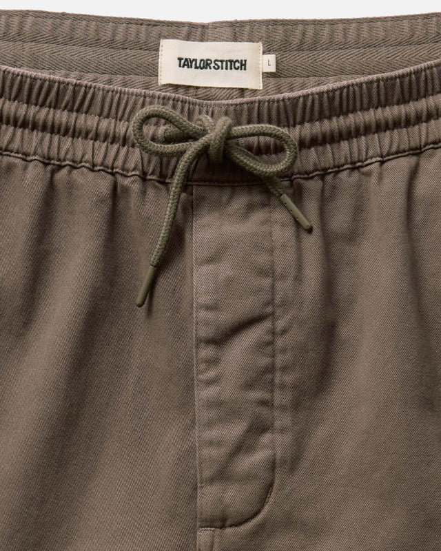 The Apres Short in Organic Espresso Foundation Twill