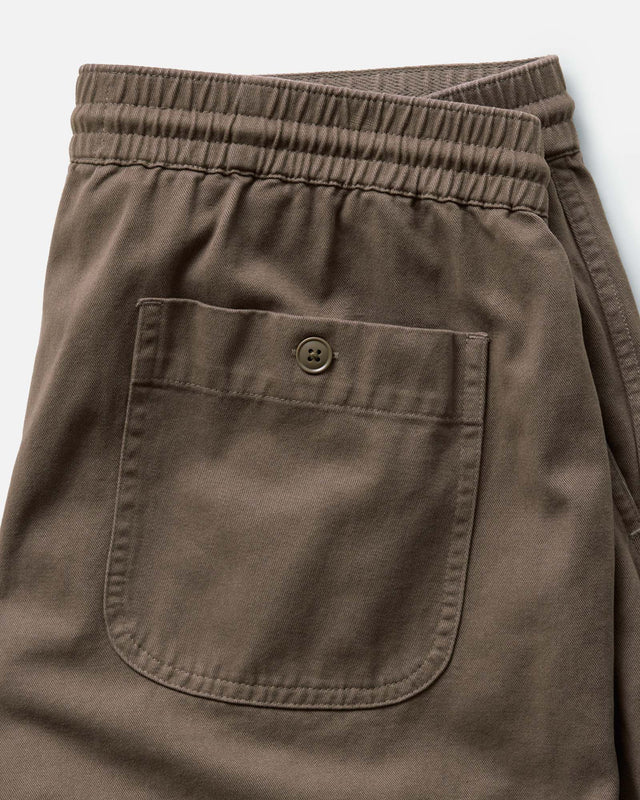 The Apres Short in Organic Espresso Foundation Twill
