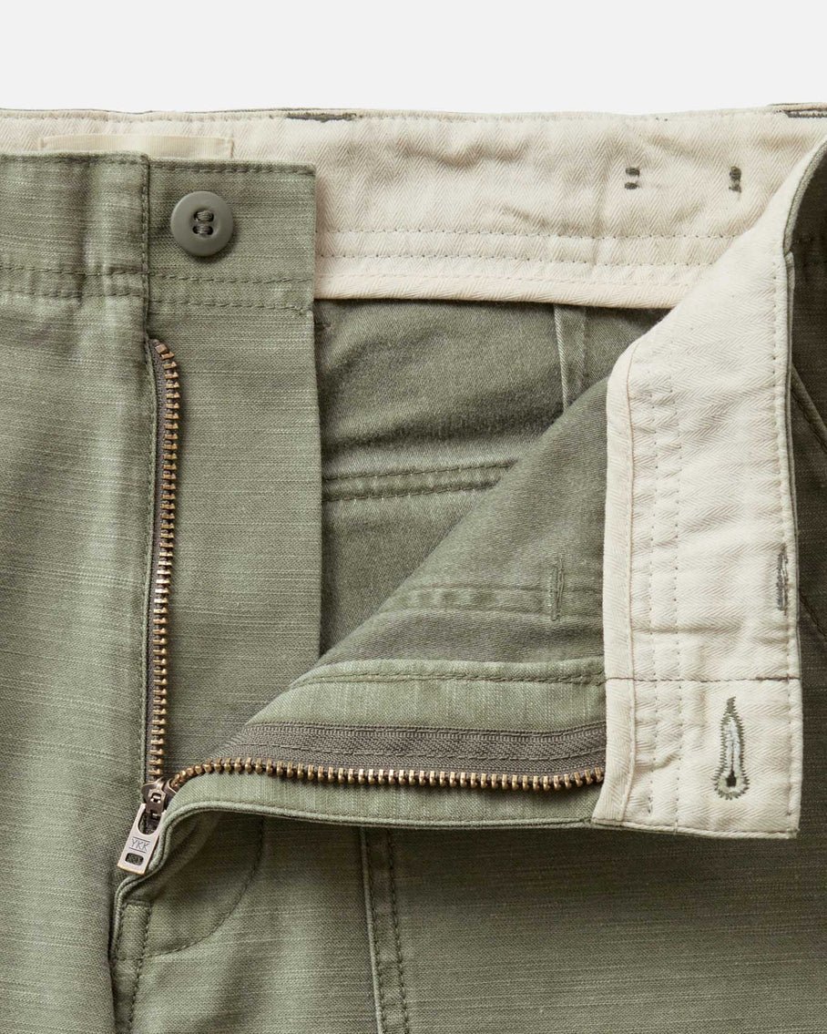 The Surplus Short in Field Olive Reverse Sateen