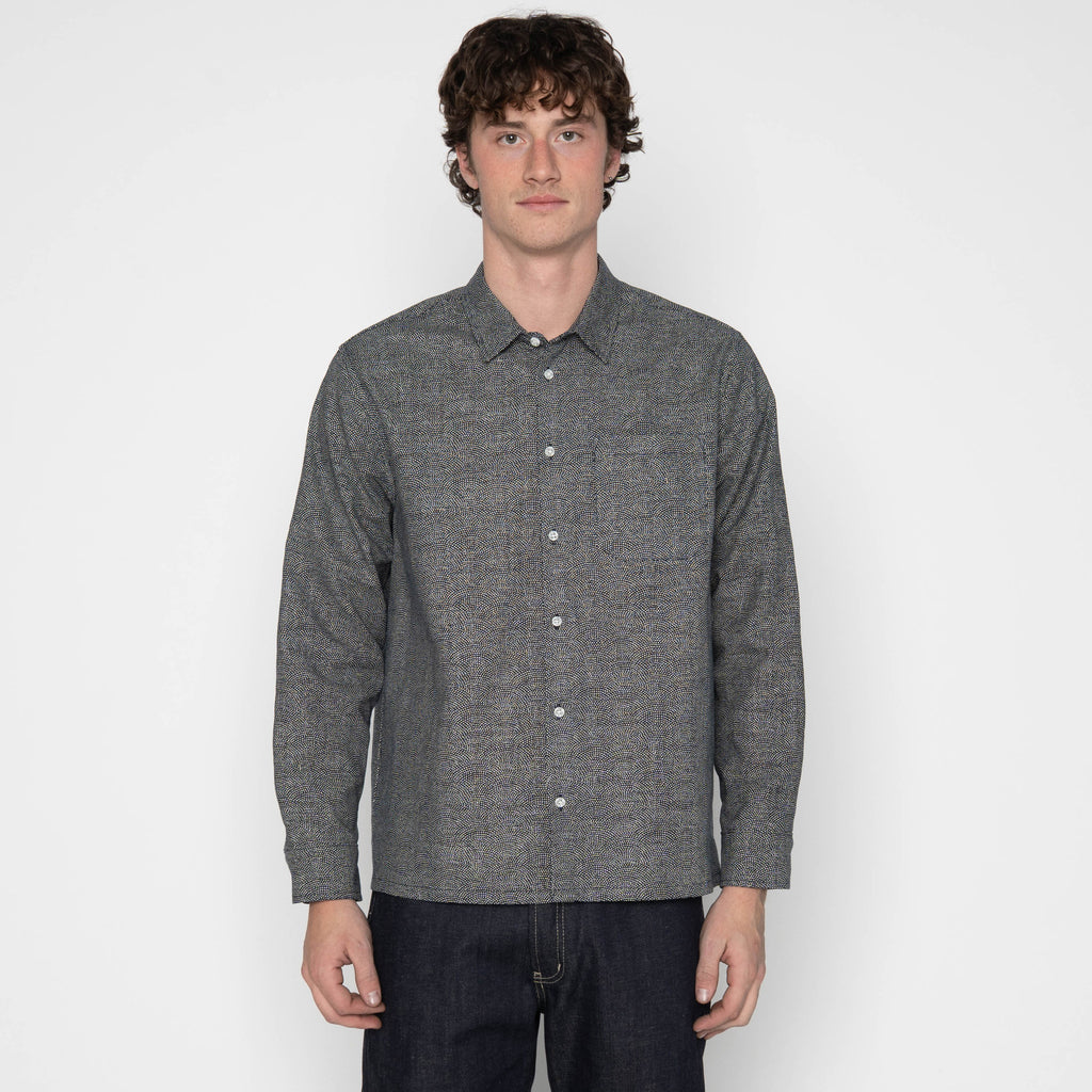 True Shirt in Indigo Dotted Waves