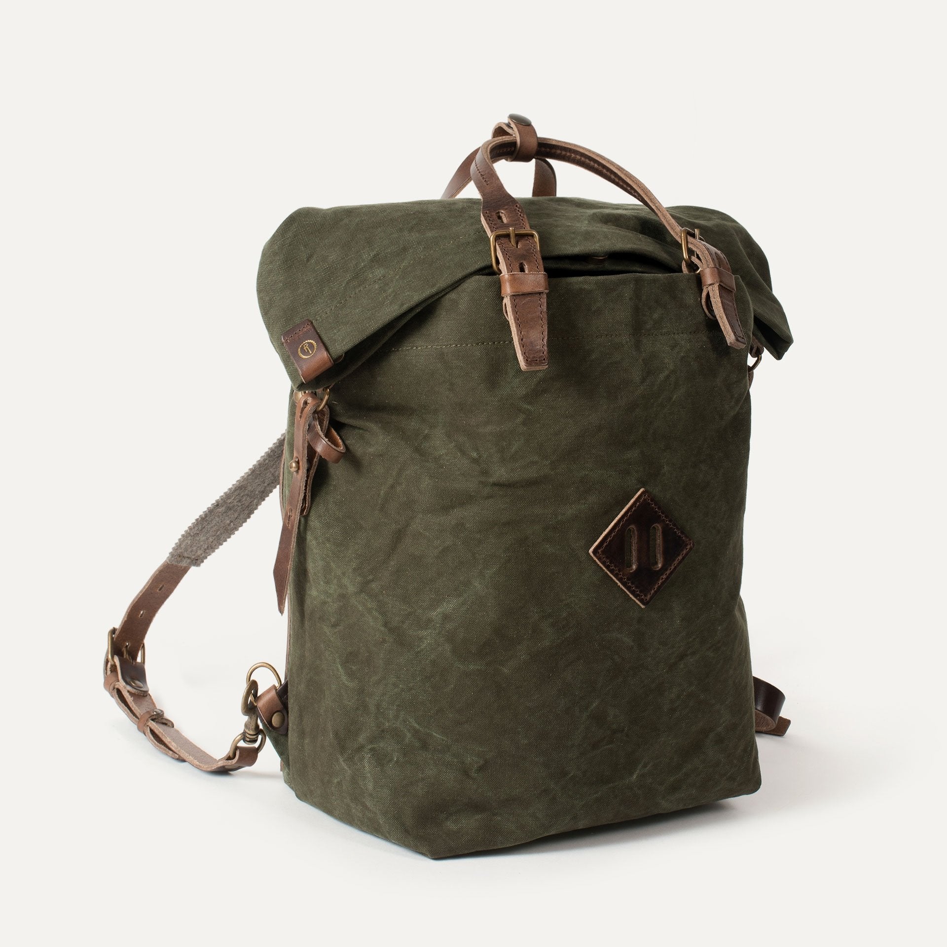 30L Woody Backpack in Dark Khaki Stonewashed