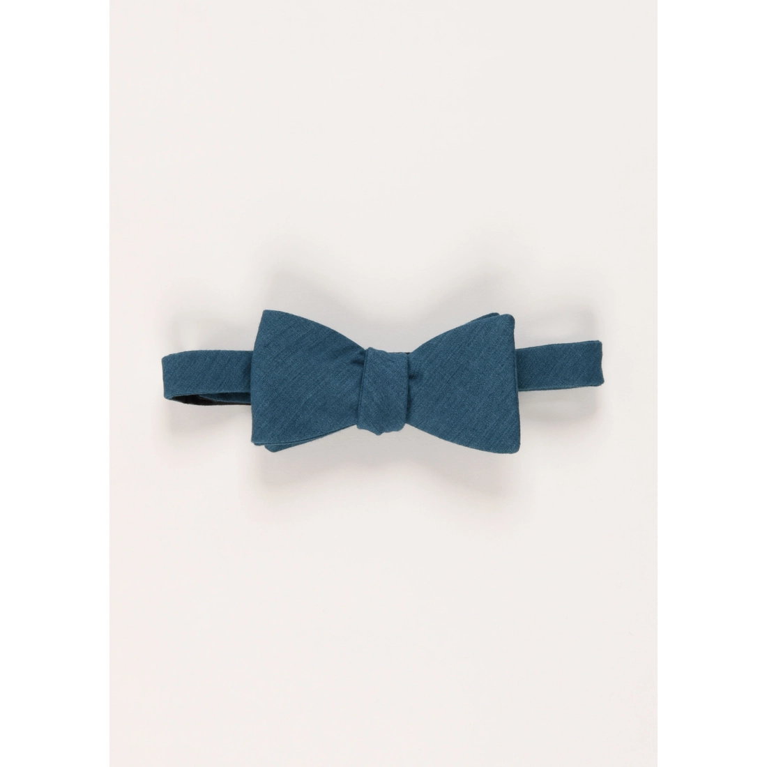 The Diplomat Bow Tie in Blue Cotton